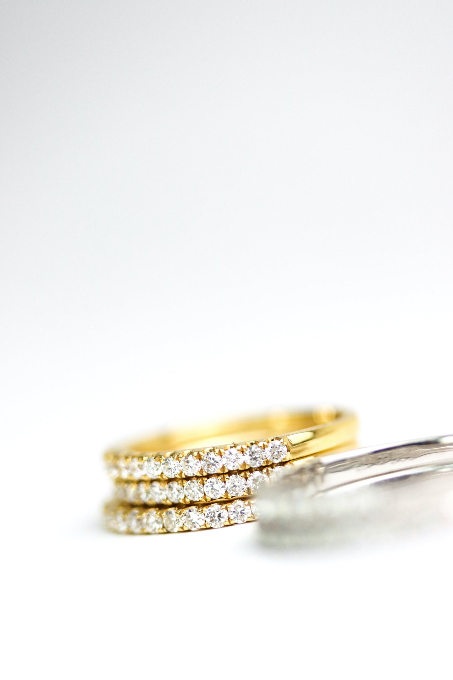 MEDIA CHURUMBELA ORO AMARILLO 18K + DIAMANTES